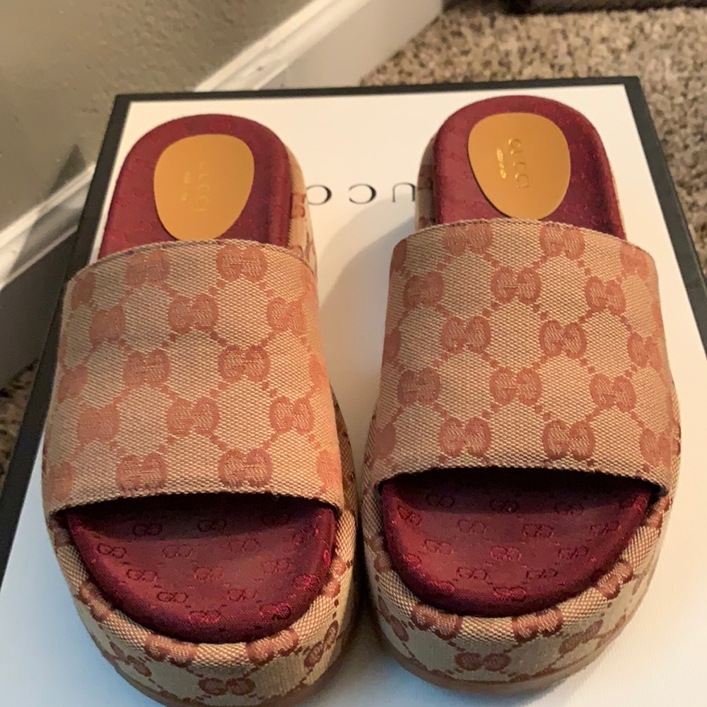 Gucci sandals